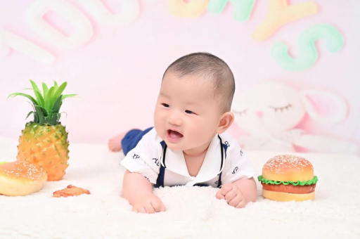 衡水宝宝眼角红血丝